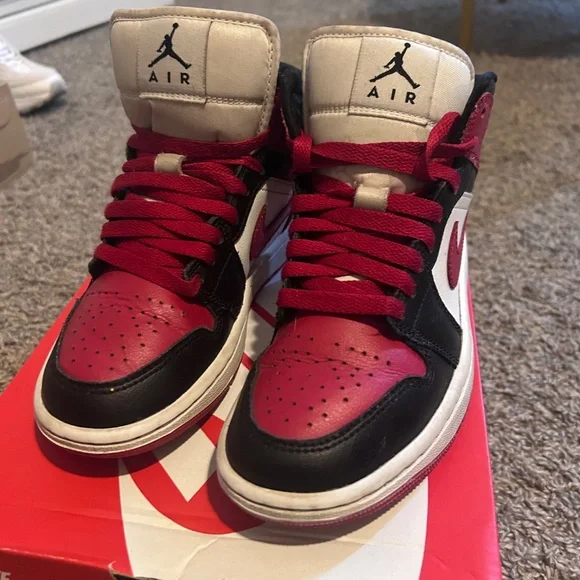 Air Jordan 1 Mid - Picture 5 of 5
